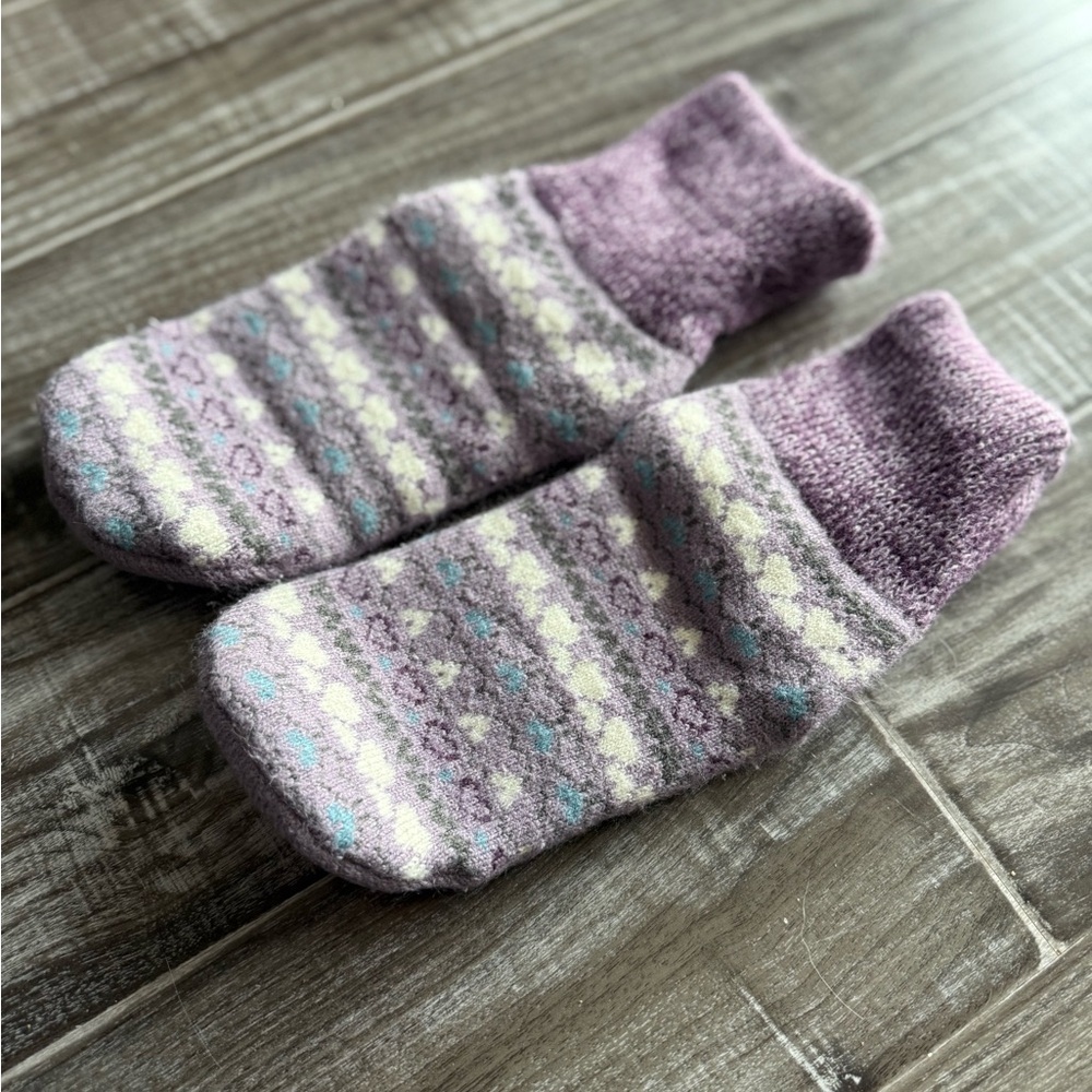 Muk Luks Lavender and Cream Slipper Socks